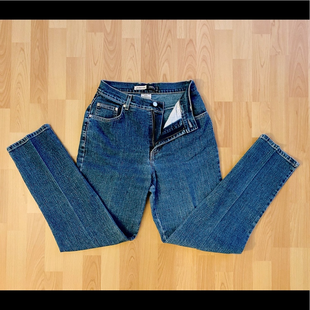 LIKE NEW St. John’s Bay Women’s Jeans